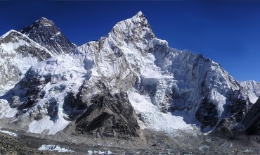Everestul și-a schimbat direcția de ”deplasare” după seismul din Nepal