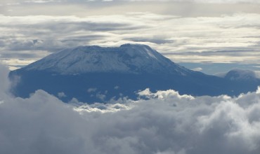 La 12 ani pe Kilimanjaro