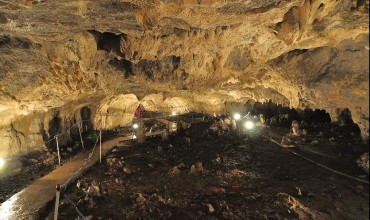 Peștera Muierii, minunea din maruntaiele Parângului