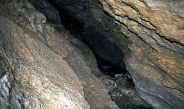 Peșterile de la Piscul Negru